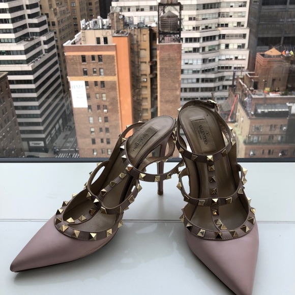 salat Rusland Transformer Valentino | Shoes | Original Valentino Leather Pump Heels In Used Fair  Condition | Poshmark